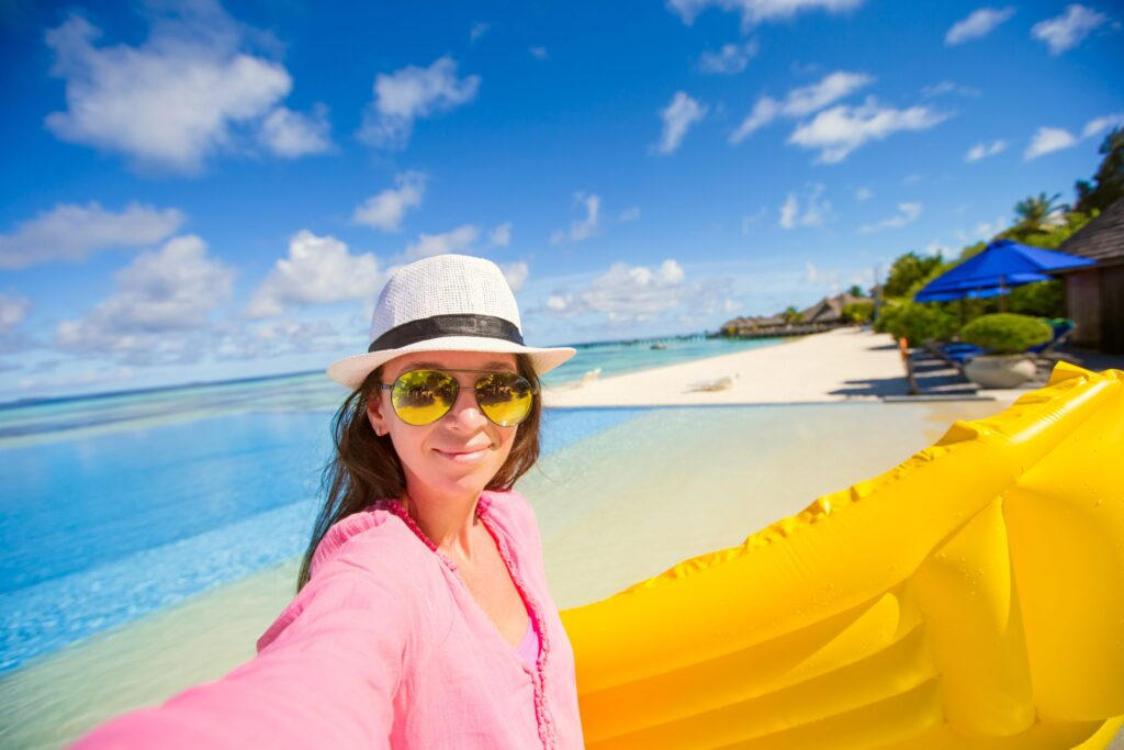 6 Money Saving Holiday Tips